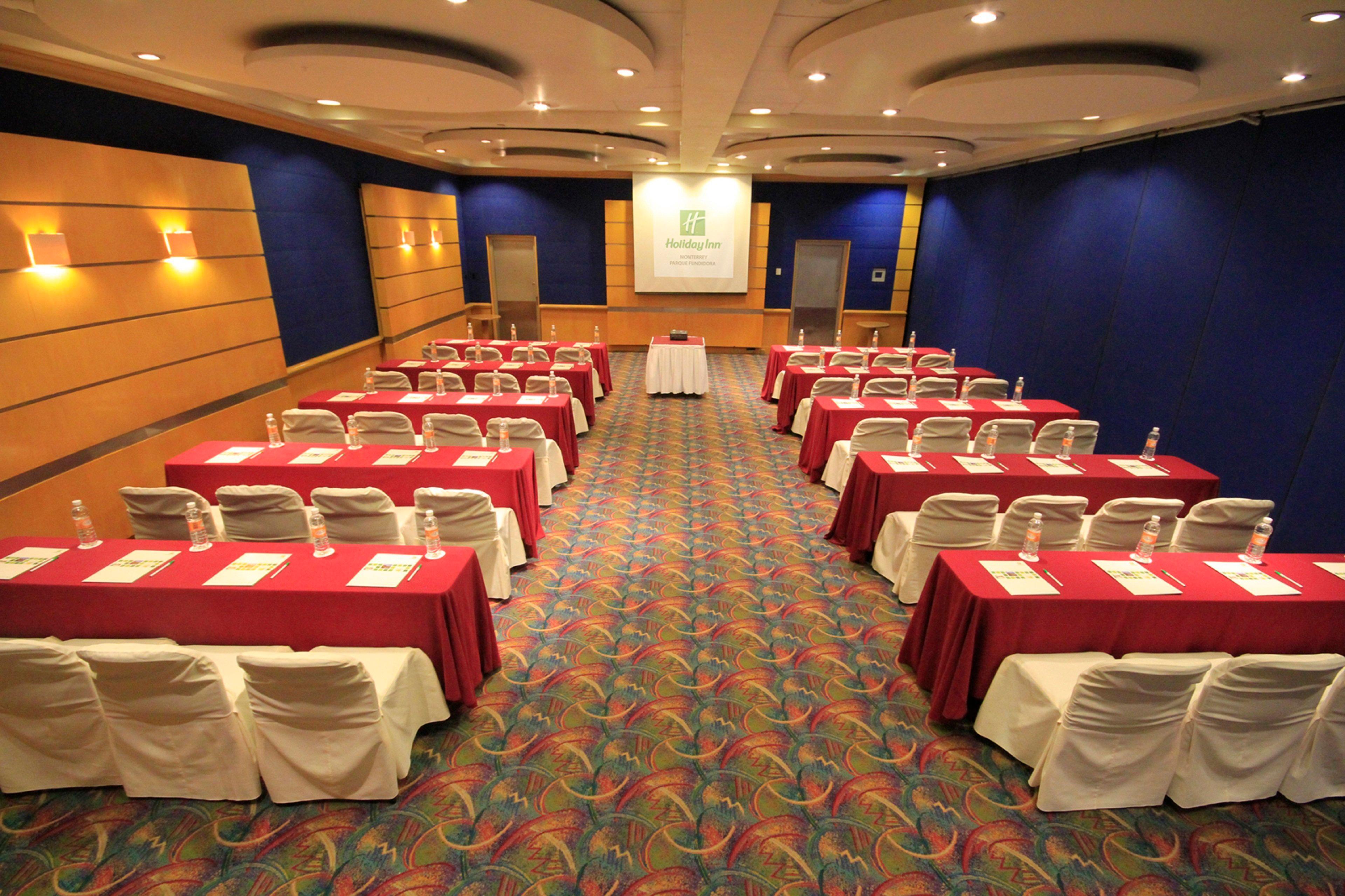 Holiday Inn Monterrey-Parque Fundidora By Ihg Экстерьер фото A typical classroom layout