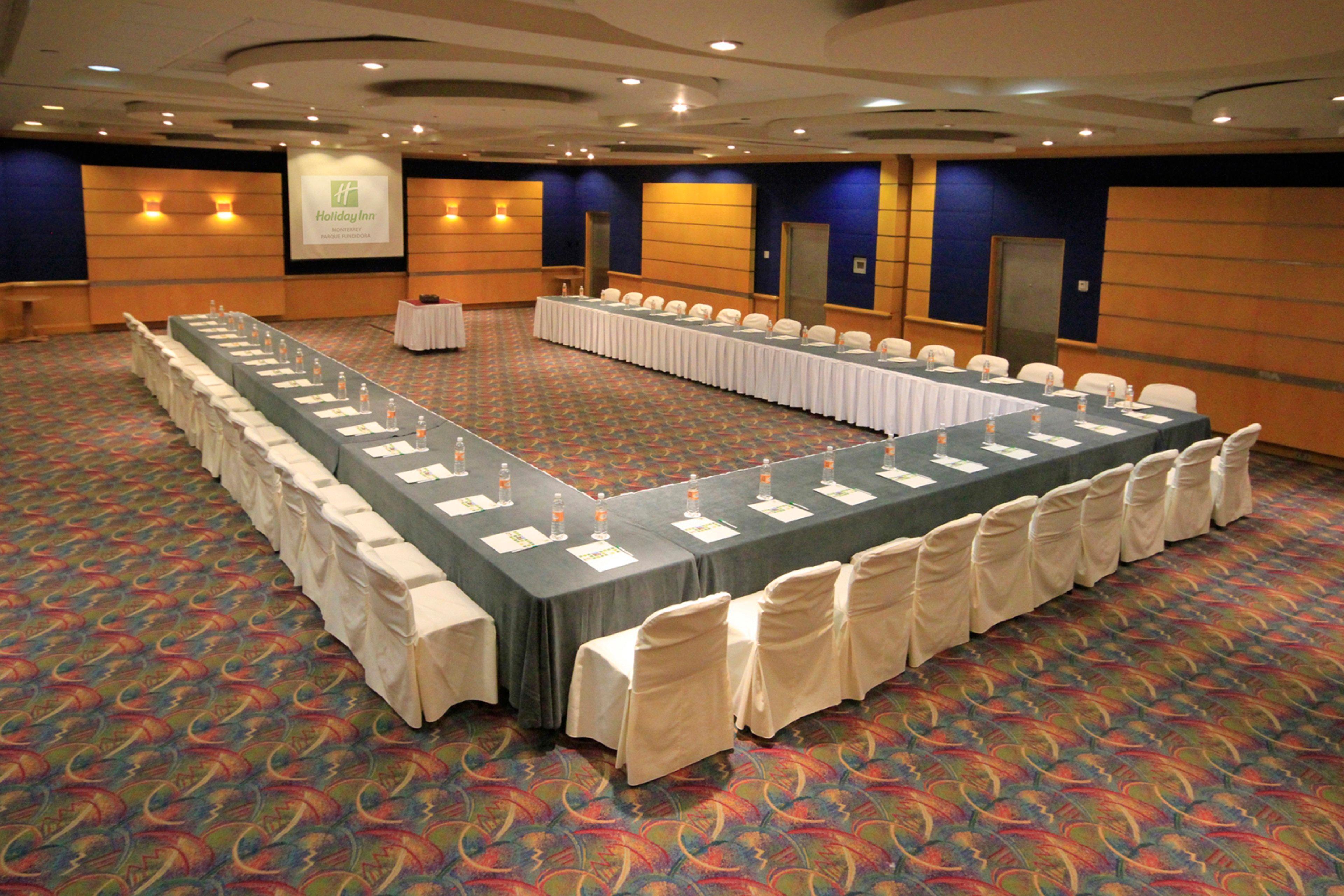 Holiday Inn Monterrey-Parque Fundidora By Ihg Экстерьер фото U-shaped table layout