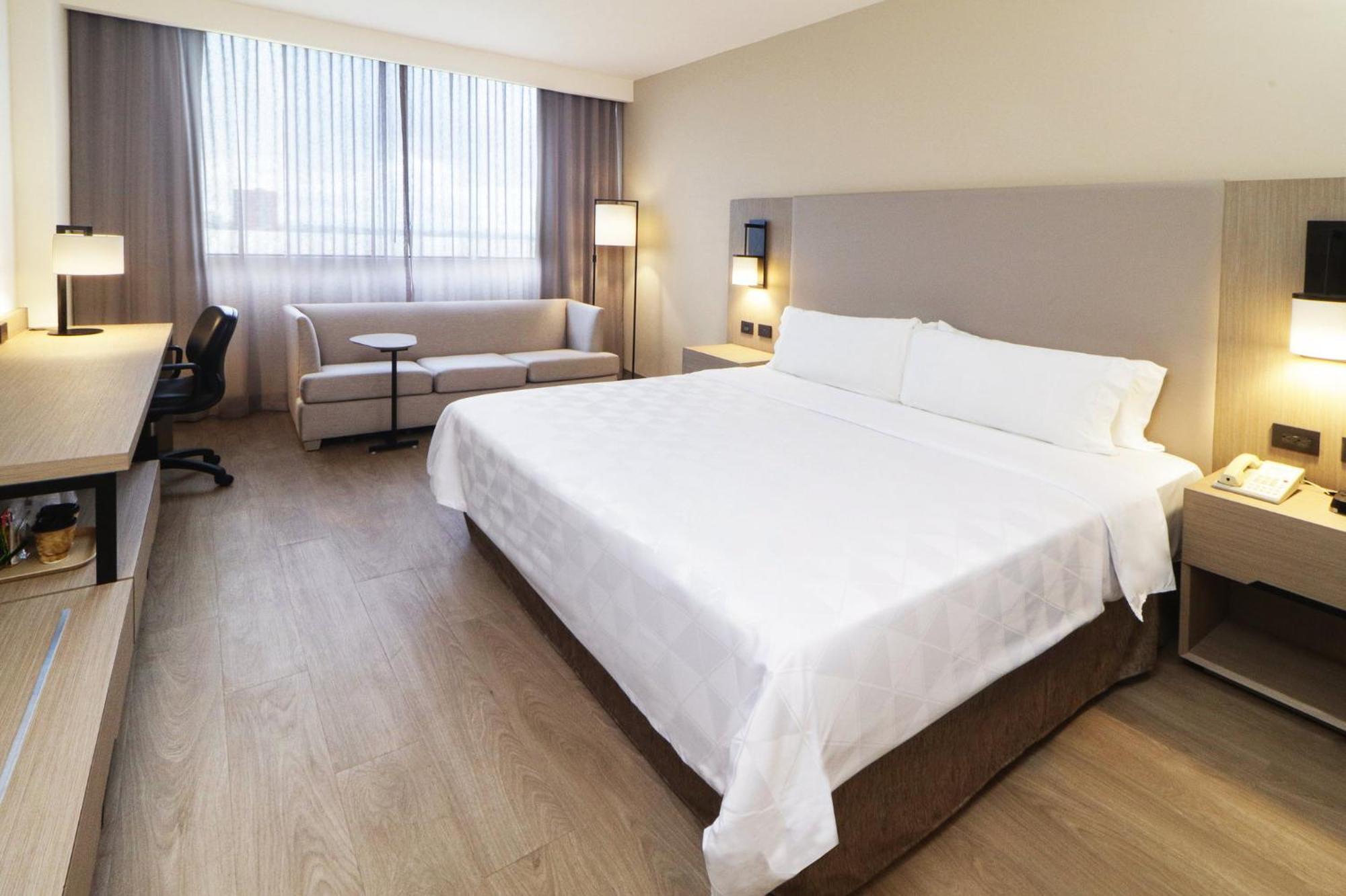 Holiday Inn Monterrey-Parque Fundidora By Ihg Экстерьер фото A room at the hotel